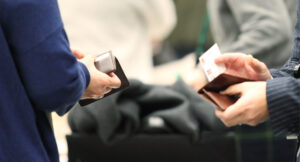 展示会で集めた名刺、その後どうしてる？メルマガに使っていないのはもったいない